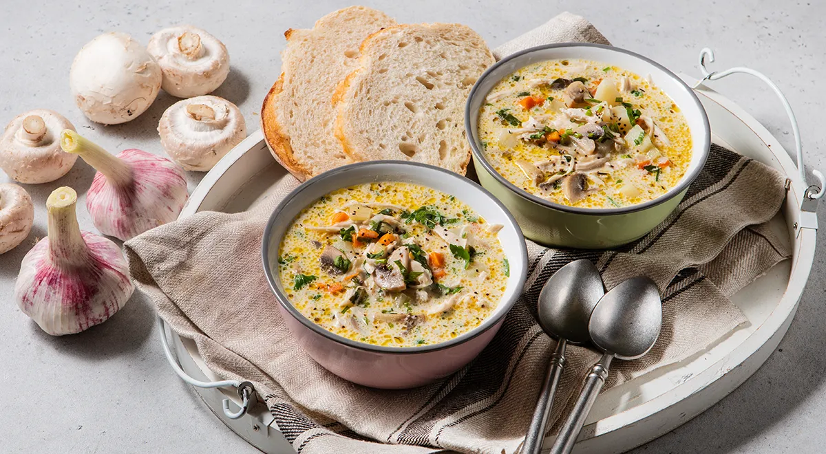 Hřejivá kuřecí polévka pro domácí pohodu